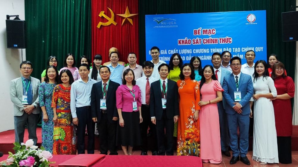 Bế mạc đợt Khảo sát chính thức đánh giá ngoài Chương trình đào tạo tại Trường Cao đẳng Vĩnh Phúc